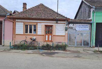 Casă individuală cu 6 camere cu Teren 580 Mp în Central - 1
