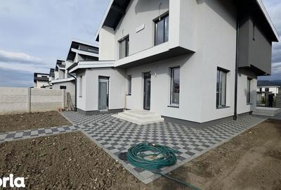 Casă cu 4 camere cu Teren 500 Mp în Cristian - 6