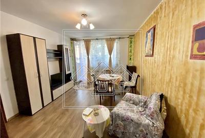 Apartament 2 camere si balcon, etaj intermediar - zona Mihai Viteazu - 2