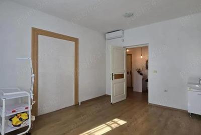 Spațiu comercial, de 69 mp, în Central - 8