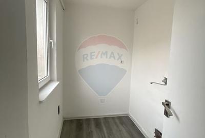 Apartament cu 3 camere semidecomandat în Nord - 2