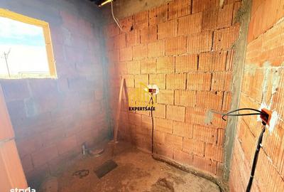 Casă cu 4 camere cu Teren 400 Mp în Domnești - 8