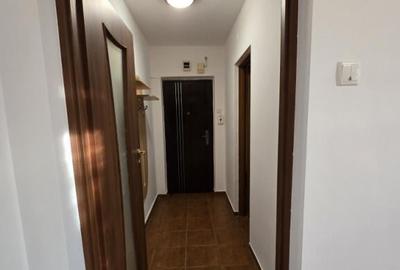 Apartament 3 camere, Nord Complexul Mare, etaj 1 - 3