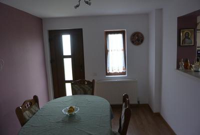 Casa P+E, la 15 km de Poiana Lacului, finisata, mobilata,  teren 7500mp, - 15
