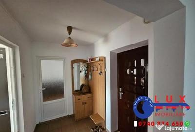 Apartament cu 3 camere decomandat în Babadag