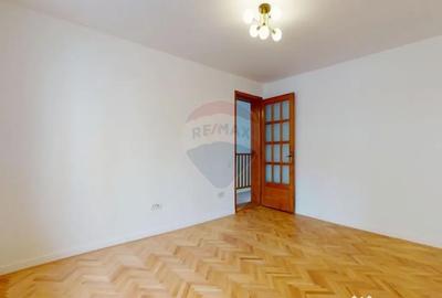 Casă cu 5 camere cu Teren 540 Mp în Central - 8