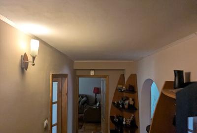 Apartament cu 4 camere decomandat în Central - 2