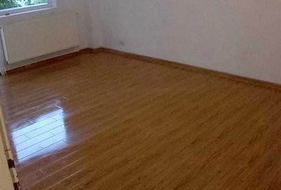 Apartament cu 3 camere decomandat în Central - 1