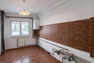 Apartament cu 4 camere decomandat în Micălaca