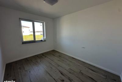 Casă cu 4 camere cu Teren 370 Mp în Sântandrei - 6