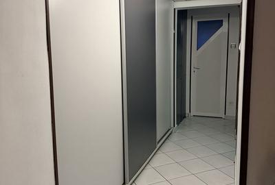 Apartament cu 3 camere decomandat în Central - 1