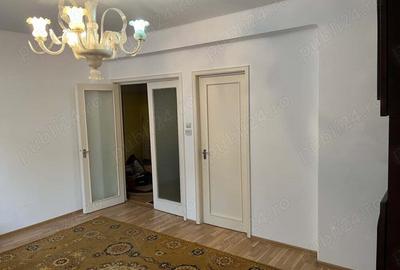 Inchiriere 3 camere semiutilat Bd. Carol - 10