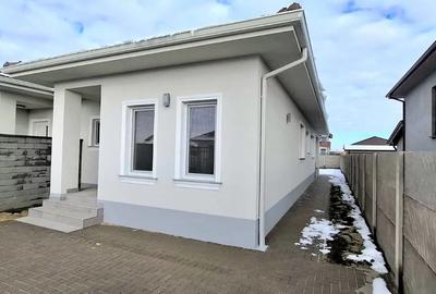 Casă cu 5 camere în Moșnița Veche - 1