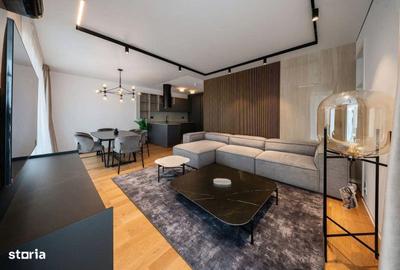 Apartament cu 3 camere în Tei