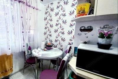 De vanzare apartament 4 camere stradal, zona Alexandriei-Antiaeriana - 2