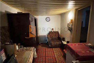Teren intravilan + casa batraneasca zona Micro 3 - 4