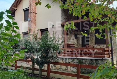 Casă individuală cu 9 camere cu Canalizare în Breazu - 3