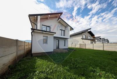 Casa luminoasa cu gradina, in Cristian, ideala pentru familie - 11