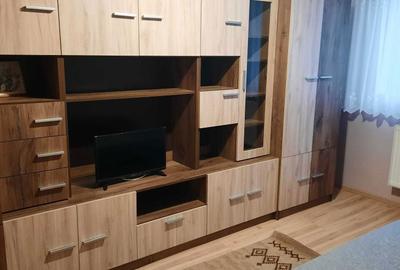 Garsonieră decomandată în Rogerius