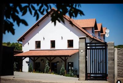 Casă cu 4 camere cu Teren 1200 Mp în Exterior Vest - 1