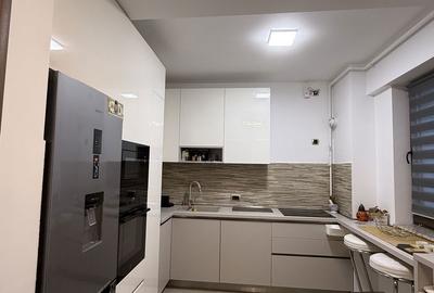Apartament cu 3 camere decomandat în Central - 3
