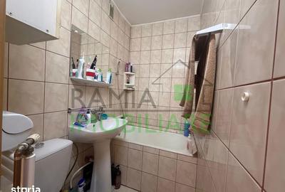 Apartament cu 3 camere semidecomandat, mobilat în Florilor - 2