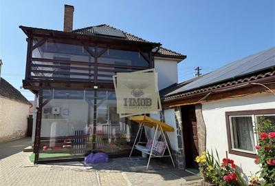 Casa moderna cu 4 camere 2 bai si 831 mp teren in Sura Mica - 2