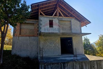 Casa / Vila cu 5 camere de vanzare - 13