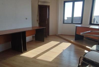 Spațiu comercial, de 319 mp, în Central - 12