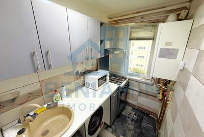 Apartament cu 3 camere semidecomandat în Craiovița Nouă - 2