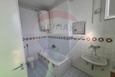 Casă cu 5 camere cu Teren 1233 Mp în Vest - 14