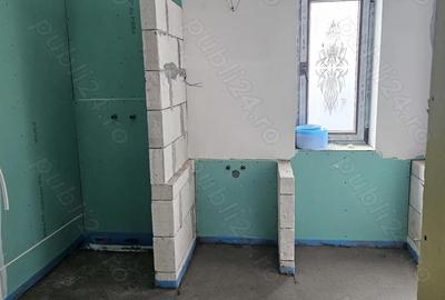 Casă cu Teren 400 Mp în Central - 2