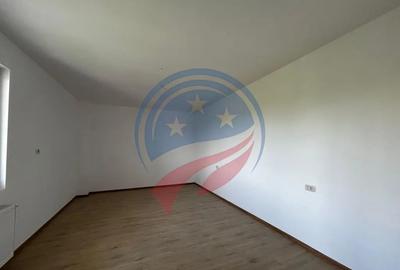 Garsonieră decomandată în 1 Mai - 2