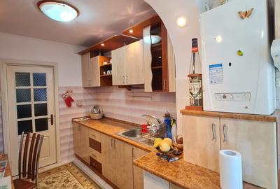 Apartament cu 3 camere semidecomandat, mobilat în Țiglina 2 - 6