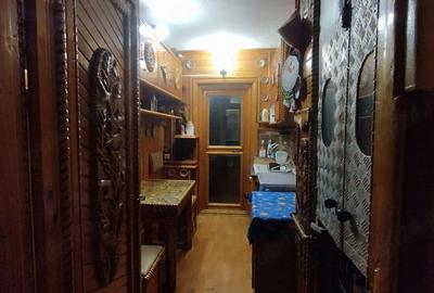 Apartament cu 3 camere decomandat în Tractorul - 7