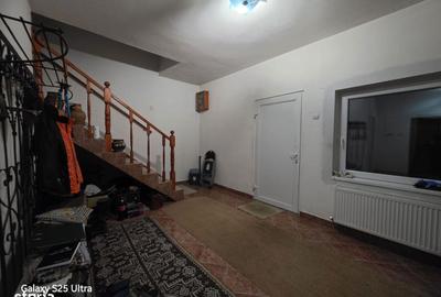 Casă cu 4 camere decomandat în Central - 10
