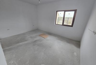 Duplex cu 4 camere cu Canalizare în Moșnița Nouă - 5