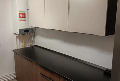 Inchiriez apartament 3 camere - 1