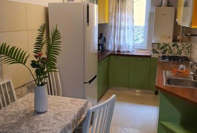 Apartament cu 3 camere semidecomandat în Apărătorii Patriei - 3
