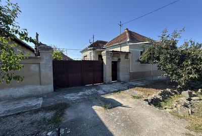 Casă cu 4 camere cu Teren 512 Mp în Central - 1