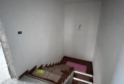 Casă cu 7 camere cu Teren 150 Mp în Rădăuți - 4