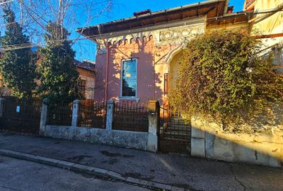 Casă individuală cu 5 camere cu Canalizare în Central - 7