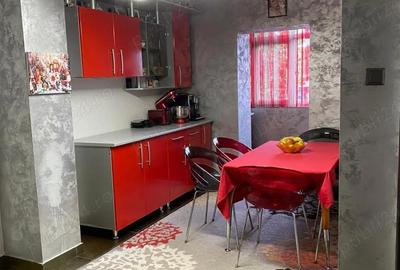 Apartament cu 3 camere semidecomandat în Central - 4