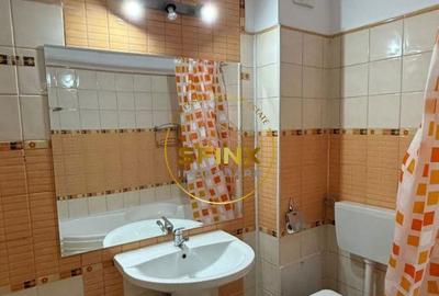 Casă cu 5 camere cu Garaj în Central - 2
