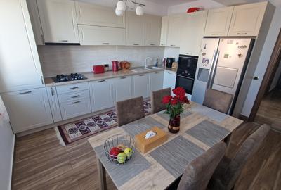 Apartament cu 3 camere decomandat în 13 Decembrie - 7