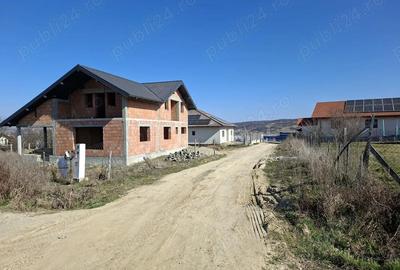 Teren de 803 mp, în Central - 8