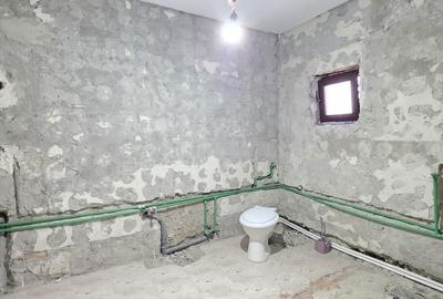 Casă cu 5 camere cu Canalizare în CET - 9