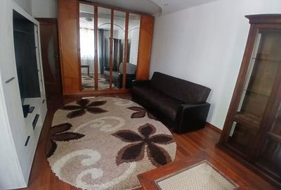 Apartament cu 2 camere decomandat în Nicolina
