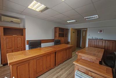 Spațiu comercial, de 100 mp, în Central - 13