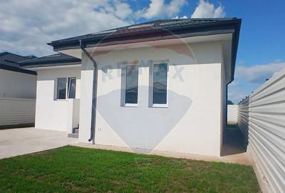 Casă cu 3 camere cu Teren 273 Mp în Crevedia - 10